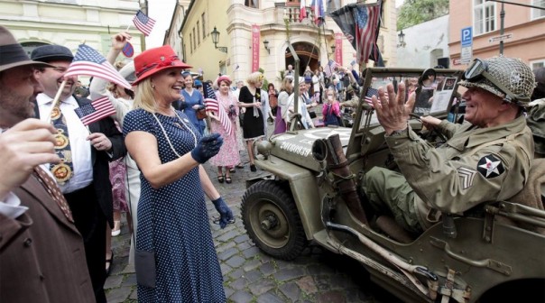 Кто освободил Прагу? Амери... - да ну нафиг!