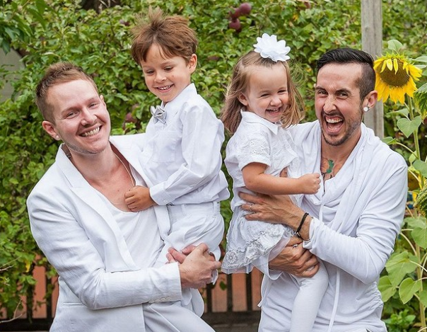 Гей-пара из США ждёт биологического первенца