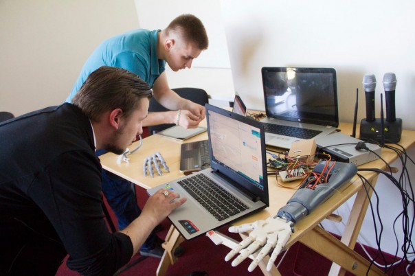 Российские студенты создали прототипы бионических протезов и мышечный электростимулятор