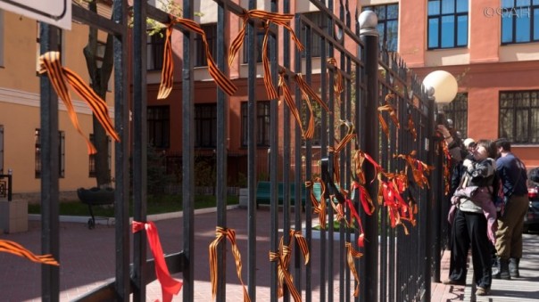 Порошенко запретил на Украине георгиевские ленточки