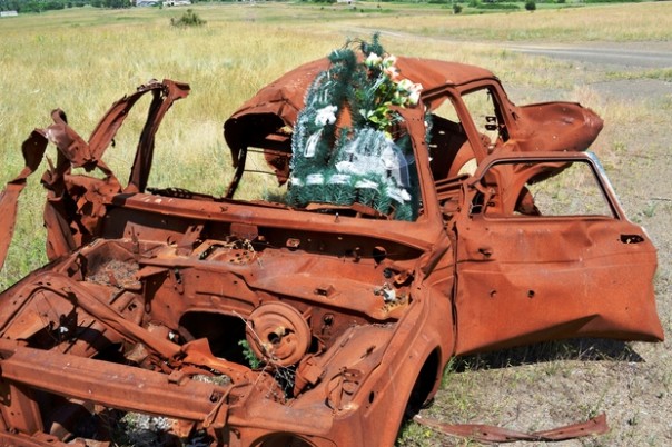 Сводка от НМ ЛНР 13 июня 2017. В Алчевске в одном из прудов обнаружен крупный «схрон» вооружения