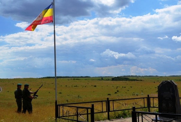 Сводка от НМ ЛНР 13 июня 2017. В Алчевске в одном из прудов обнаружен крупный «схрон» вооружения