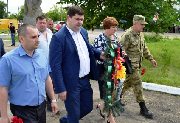 Сводка от НМ ЛНР 13 июня 2017. В Алчевске в одном из прудов обнаружен крупный «схрон» вооружения