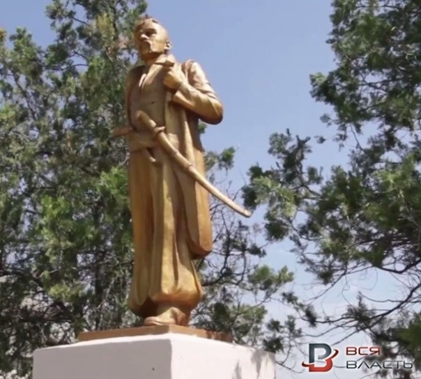 На Запорожье Ленина превратили в Пилипа Орлика