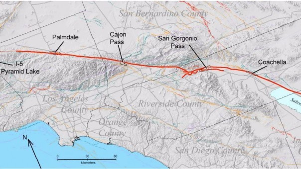 Сейсмологи США: разлом Сан-Андреас — он как водитель-придурок, который несется по трассе быстрее всех. Сейсмологи США: разлом Сан-Андреас — он как водитель-придурок, который несется по трассе быстрее всех.