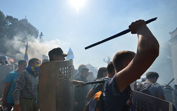 Непрофессионализм народа. Ростислав  Ищенко