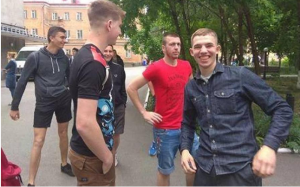 В Киеве националисты пригрозили изнасилованиями участницам акции против насилия В Киеве националисты пригрозили изнасилованиями участницам акции против насилия