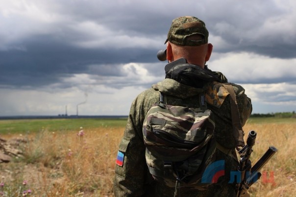 Народная милиция ЛНР показала позиции под Светлодарском, которые "захватили" ВСУ