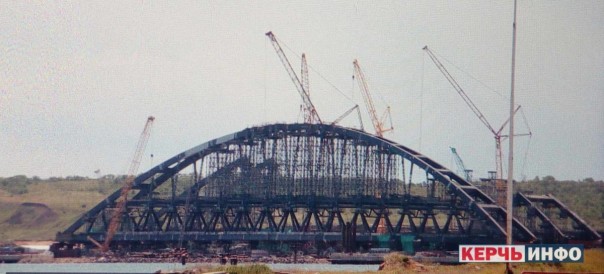 Судоходная железнодорожная арка Керченского моста завершена