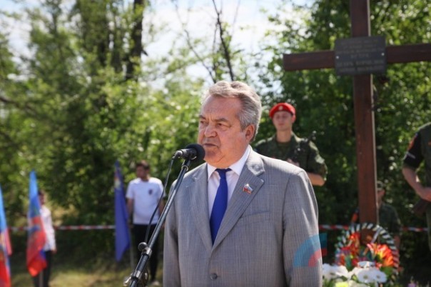 Сводка от НМ ЛНР 17 июня 2017. Пьяный боец ВСУ в зоне "АТО" расстрелял из автомата четырех сослуживцев, более десятка дезертировали из части Сводка от НМ ЛНР 17 июня 2017. Пьяный боец ВСУ в зоне "АТО" расстрелял из автомата четырех сослуживцев, более десятка дезертировали из части