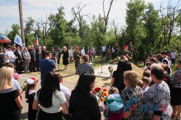 Сводка от НМ ЛНР 17 июня 2017. Пьяный боец ВСУ в зоне "АТО" расстрелял из автомата четырех сослуживцев, более десятка дезертировали из части Сводка от НМ ЛНР 17 июня 2017. Пьяный боец ВСУ в зоне "АТО" расстрелял из автомата четырех сослуживцев, более десятка дезертировали из части