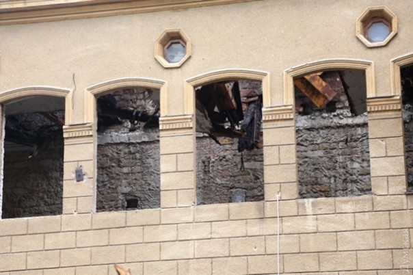 Ни штаба, ни ВМС, ни будущего... В Одессе сгорел будущий штаб ВМС Ни штаба, ни ВМС, ни будущего... В Одессе сгорел будущий штаб ВМС