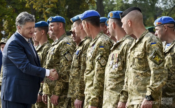 Порошенко "реинтегрирует" Донбасс: на Украине введут военное положение. Ростислав Ищенко Порошенко "реинтегрирует" Донбасс: на Украине введут военное положение. Ростислав Ищенко