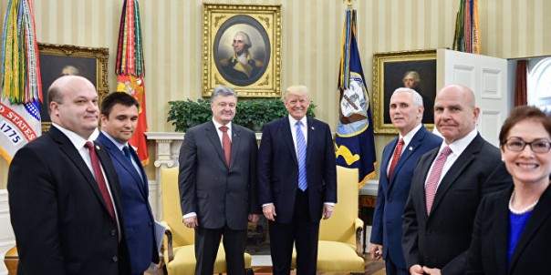 Тень Порошенко в Овальном кабинете: прелюдия к большому разговору. Андрей  Бабицкий