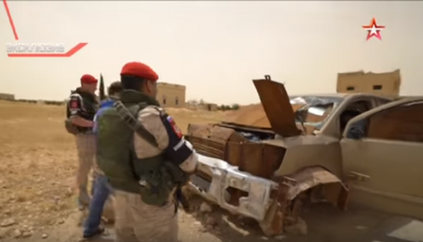 Российские военные показали машину смертника с тонной взрывчатки | Российский военный рассказал, как глаза в глаза встречался с вооруженным смертником