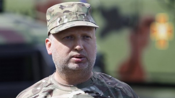 Турчинов призвал закрыть границу Украины для россиян без биометрических паспортов