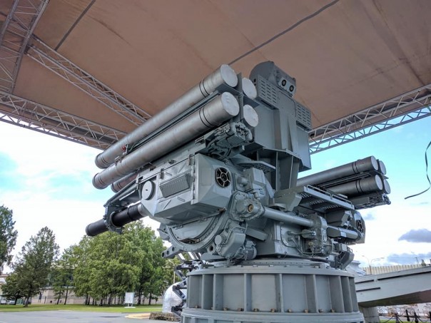 Демонстрация корабельного зенитного ракетно-пушечного комплекса "Панцирь-М" Демонстрация корабельного зенитного ракетно-пушечного комплекса "Панцирь-М"