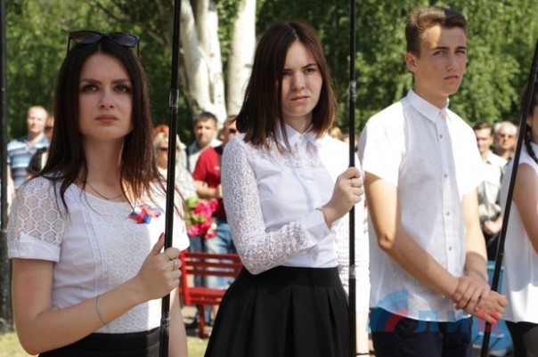 Сводка от НМ ЛНР 27 июня 2017. ''Хлебное перемирие'' в разгаре: ВСУ обстреляли н.п. Веселая Гора Сводка от НМ ЛНР 27 июня 2017. ''Хлебное перемирие'' в разгаре: ВСУ обстреляли н.п. Веселая Гора