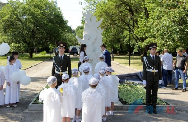 Сводка от НМ ЛНР 27 июня 2017. ''Хлебное перемирие'' в разгаре: ВСУ обстреляли н.п. Веселая Гора Сводка от НМ ЛНР 27 июня 2017. ''Хлебное перемирие'' в разгаре: ВСУ обстреляли н.п. Веселая Гора