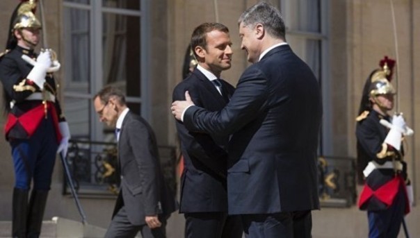 Формулы Макрона. Фельетон на триумф Порошенко в Париже. Green Tea