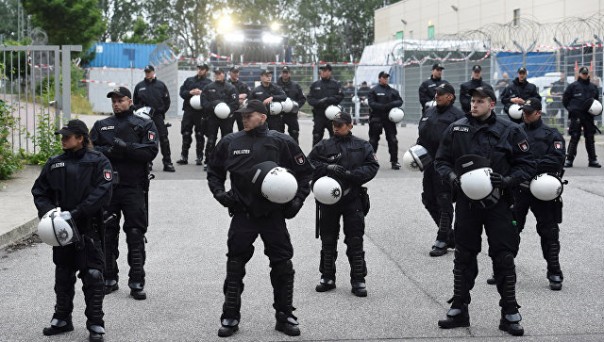 Немецкие полицейские показали «достоинства» ЕС