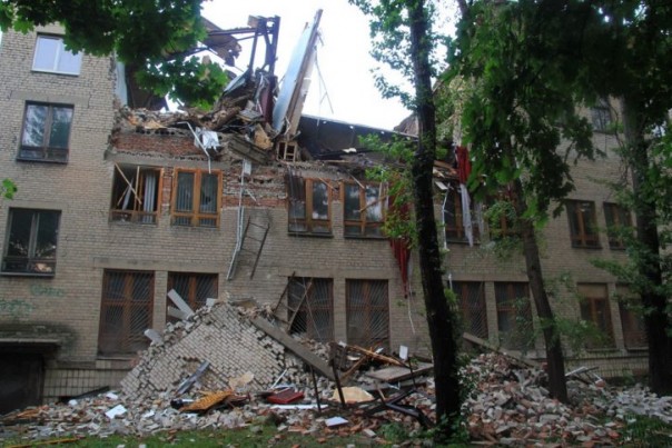 Обрушение здания в Донецке: Власти вернулись к версии о теракте 