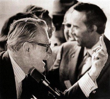 Две администрации США: Тиллерсон и Пенс разделились во мнении касательно России