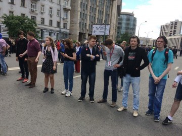 Международный фестиваль? Нет, не слышал. Навальный атакует праздник