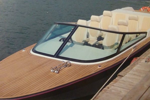 Водяной «Bentley»: в России создали новейший катер типа «Дельфин» Водяной «Bentley»: в России создали новейший катер типа «Дельфин»