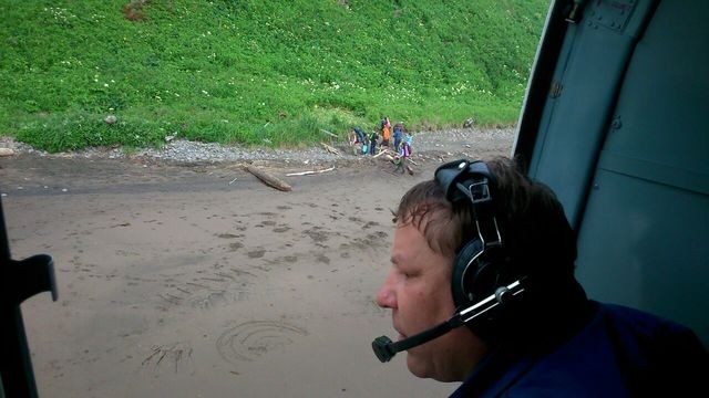 Вертолетчики Росгвардии спасли туристов на Сахалине Вертолетчики Росгвардии спасли туристов на Сахалине