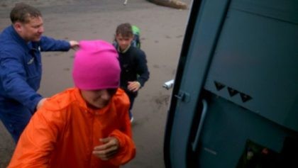 Вертолетчики Росгвардии спасли туристов на Сахалине Вертолетчики Росгвардии спасли туристов на Сахалине