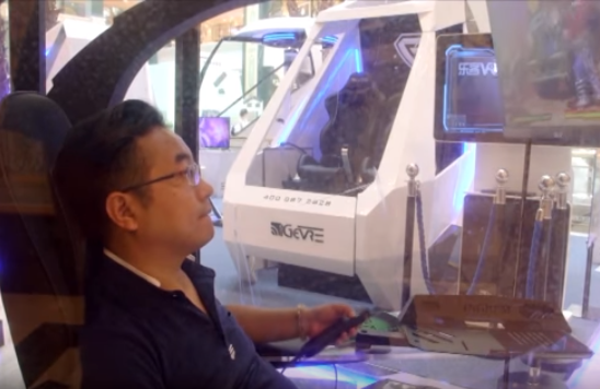 Шопинг его мечты: в торговом центре в Шанхае появилась камера хранения мужей