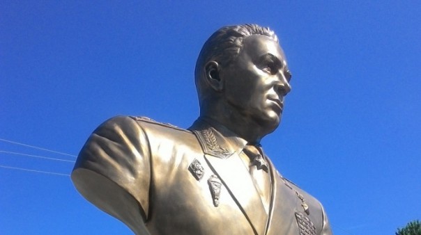 В Новгородской области увековечили память основателя ВДВ Василия Маргелова