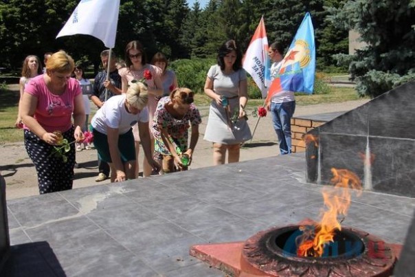 Сводка от НМ ЛНР 2 июля 2017. Укрофашисты за сутки 3 раза нарушили "режим тишины", выпустили по территории Республики 47 боеприпасов Сводка от НМ ЛНР 2 июля 2017. Укрофашисты за сутки 3 раза нарушили "режим тишины", выпустили по территории Республики 47 боеприпасов
