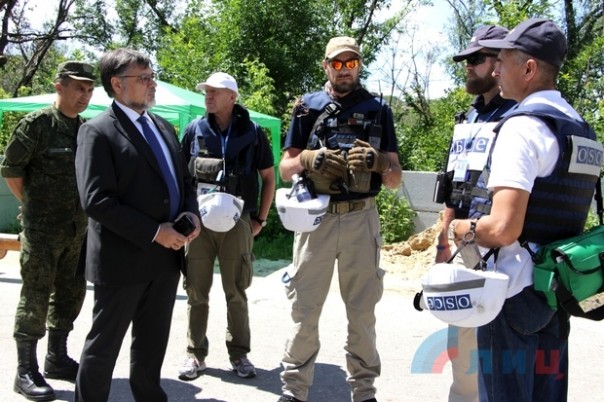 Сводка от НМ ЛНР 8 июля 2017. Брифинг представителей МГБ и МВД ЛНР по поводу теракта в Луганске. Киев сорвал отвод на КПВВ Станица Луганская