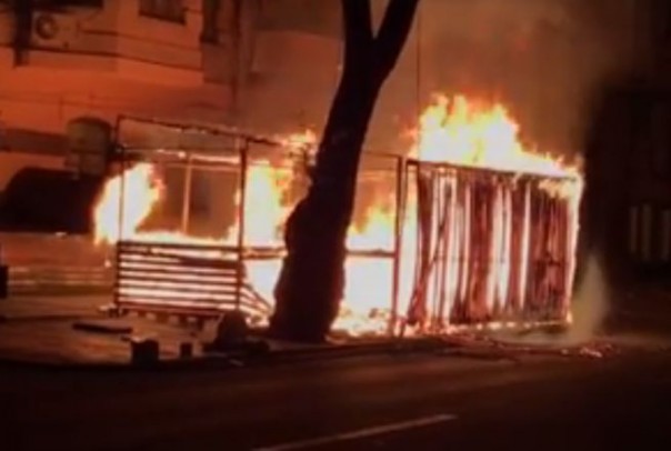 В Днепре сожгли пиццерию ветеранов "АТО"