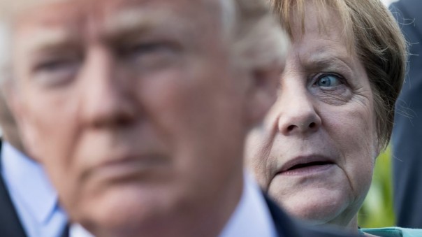 Талант переобуваться в прыжке. Германия спешно стряхивает грязь Майдана