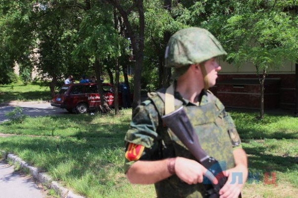 Сводка от НМ ЛНР 10 июля 2017. Правоохранители пресекли попытку закладки неизвестного устройства у жилого дома в Луганске