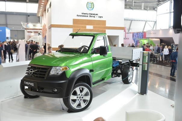 УАЗ показал прототип гибридного автомобиля "Профи"