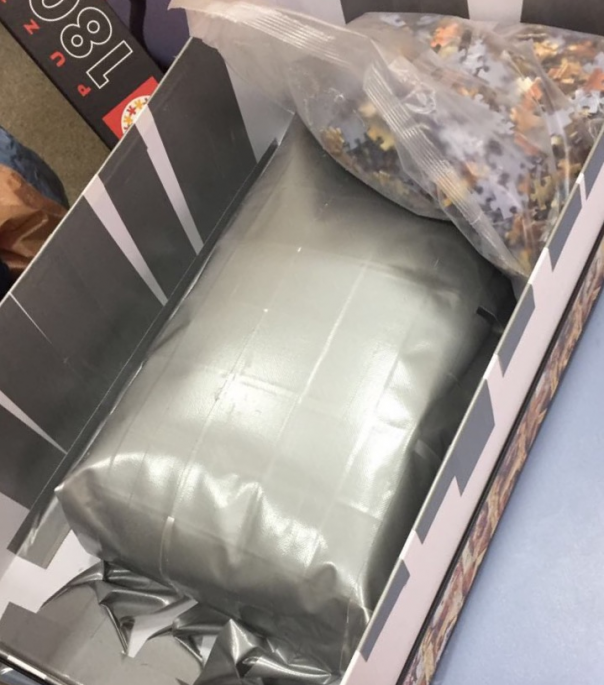 Вместо детских пазлов из Германии в Россию пришла посылка с 30 кг наркотиков Вместо детских пазлов из Германии в Россию пришла посылка с 30 кг наркотиков