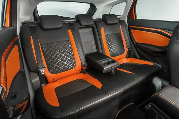 Vesta SW и SW Cross: появились новые фото интерьера российского универсала