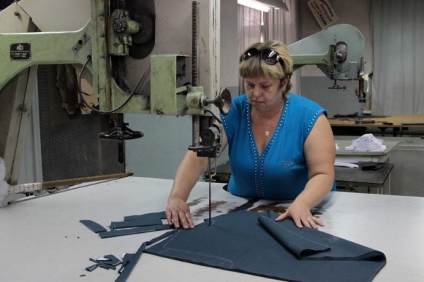 Глава ДНР Александр Захарченко встретился с работниками швейной фабрики «Снежинка»