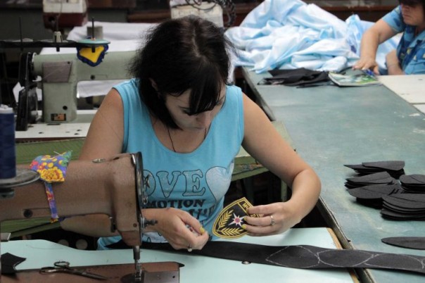 Глава ДНР Александр Захарченко встретился с работниками швейной фабрики «Снежинка»