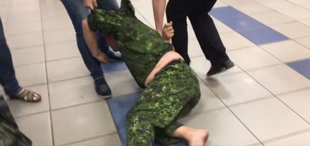 В Днепре (городе, а не реке, холодильнике или мотоцикле) в торговом центре натирали полы хрюмбергом из АТЫ