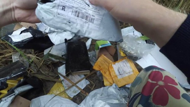 Под Ростовом нашли свалку пустых посылок