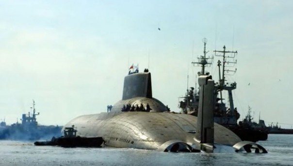 "Черная махина" Северного флота по пути на парад поразила европейцев. Видео