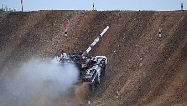 Российские военные установили рекорд на танковом биатлоне на АрМИ-2017