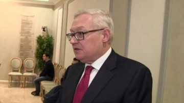 Рябков предупредил, что санкции США подталкивают Россию к отказу от доллара