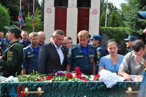 Сводка от МО ДНР 22 августа 2017. Укрофашисты открыли огонь по району Донецкого аэропорта, загорелись девять домов в селе Спартак