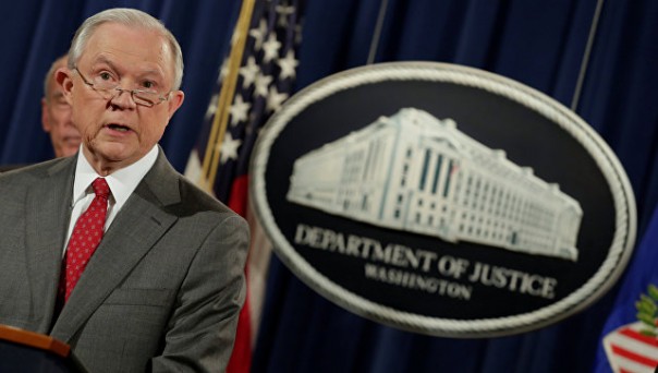 Генпрокурор США заявил об "ужасающем объеме" утечек секретной информации